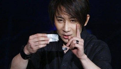 魔术师刘谦抗癌成功后现身,担任上海国际魔术周评委,回应“自带流量为何不开账号”→