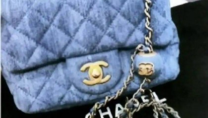 同居男友自称富二代，连偷女友7个包卖得11万！还试图甩锅朋友