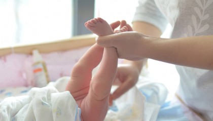 沪漂夫妻3次试管怀双胞胎后 月子中心暴雷