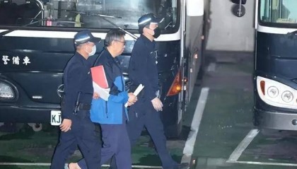 柯文哲被爆8张巨额支票遭查获，涉案金额达上亿元新台币