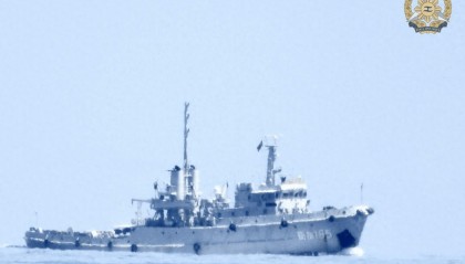 中国海军一艘拖船进入仁爱礁,菲方破防选择淡化威胁,中方时要拖走仁爱礁坐滩舰?