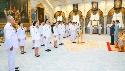 泰国三天两换总理，准备迎回佩通坦？