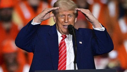 特朗普通告全球，48小时内，要各国“交卷”？还威胁中国关闭市场