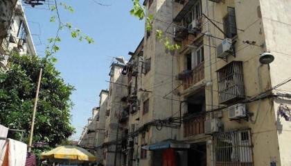 老百姓建议,别再瞎折腾老旧预制板楼了,原地重建才是正途!