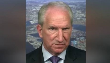 首批145％关税中国货船抵达洛杉矶港，美业内人士警告：贵且缺货的日子将至