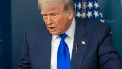 历史性一幕发生，中国货轮将试航北极航道，美国又失去一张重要底牌！外交部表态了