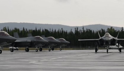 美方公布F-35坠机细节：飞行员曾与5名工程师“空中连线”近1小时仍未解决问题