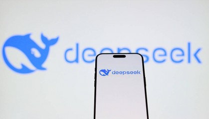 DeepSeek官宣R1升级：提升思维深度与推理能力，整体表现已接近国际顶尖模型