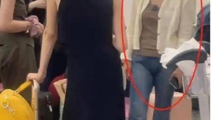 45岁陈好现身北京，衣着邋遢三角区显眼，网友：怎么老成这样了