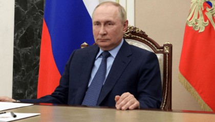 拜登怕啥来啥，俄罗斯发出国际逮捕令，不到24小时，俄美关系一夜巨变