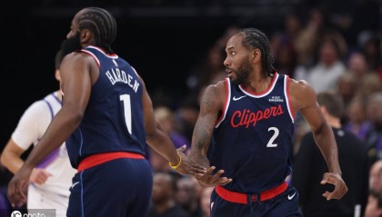 哈登15+11伦纳德10分 快船大比分不敌爵士