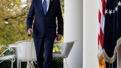 外媒：拜登承认，因数量众多，他曾使用自动签字笔签署赦免令，“但每个决定都由他作出”