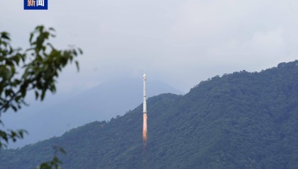 我国成功发射试验二十九号卫星