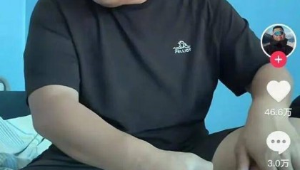 千万粉丝网红“蓝战非”解封后更新,称在非洲旅行遭遇车祸