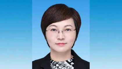 谭萍，已任广东省妇联党组书记！毕业后从宾馆前台接待员做起，曾在机场工作20多年