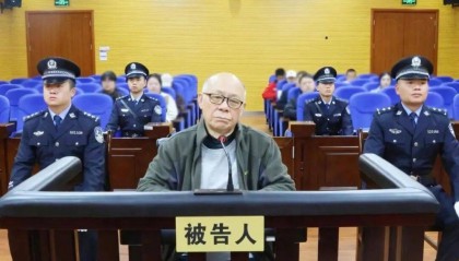 73岁李光荣，今天受审