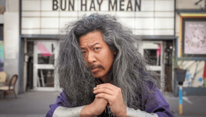 法国知名华裔演员为捡手机从8楼坠亡，曾与《这个杀手不太冷》主演合作电影