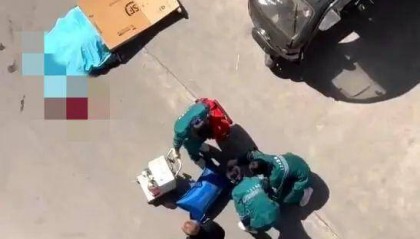 小区高空坠物砸死快递员，四川巴中警方通报：2人被刑拘