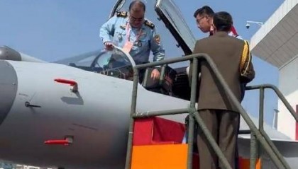 歼-10吸引力很大,伊朗空军司令亲自体验,这是打算买几架回去?