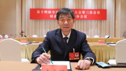 降低新农合缴费标准，提高农民养老金标准，人大代表卢庆国聚焦农村民生改善｜两会声音