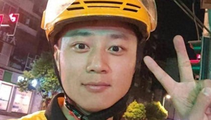 四川一公职人员下班后兼职送外卖：经单位批准，每天能赚100余元