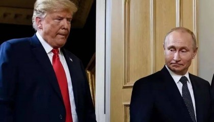 特朗普调转“枪口”，500%关税砸向俄，中方警告奏效，美国不敢硬刚