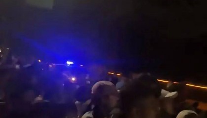 “大量游客深夜滞留，高喊退票”，知名景区道歉