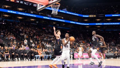 马刺与火箭周五NBA杯小组赛对决：伤病影响谁能胜出？