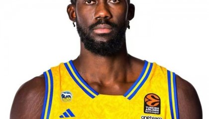 官宣！乍得籍外援加盟山东 身高2米21移动能力出色