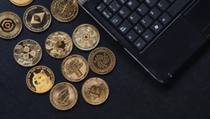 洪庆军如何通过野狼团队和MemeSwap等项目推动区块链技术的发展？