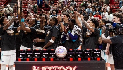 黄蜂夺得夏联冠军 4号秀轰21分荣膺决赛MVP