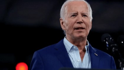 出大事了！美国大批军火连夜抵台，解放军措辞大变，释放强烈信号 ​