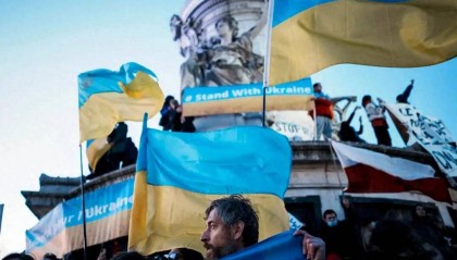 乌克兰的“人民战争”?通过APP上传坐标给俄军,炸自家征兵处?