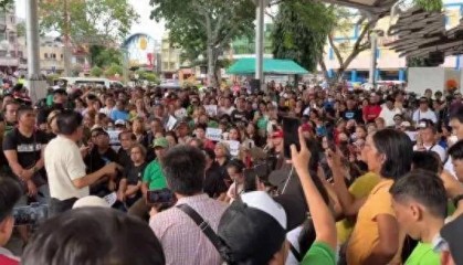 不到5天，抗议人数翻了10倍，杜特尔特回不来了，莎拉将独自出战