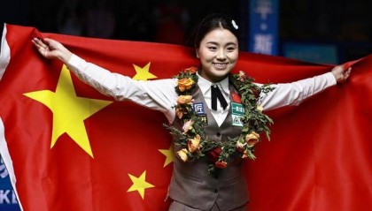 逆转世界第一，白雨露卫冕女子斯诺克世锦赛冠军