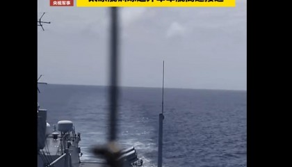 美舰高速冲向052D太原舰挑衅，剑拔弩张之际，下一秒被逼退认怂