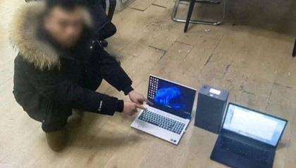 情侣吵架报警民警上门劝架，意外揭开男方“黑盒子”的秘密