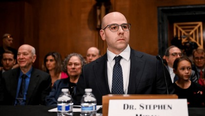 卢锋：反制美方关税战，为什么要两招并用——十四五时期外贸顺差超长增长背景角度