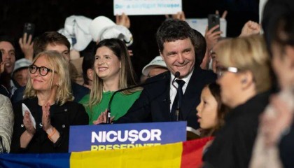 两届国际奥数金牌满分得主，当选罗马尼亚总统