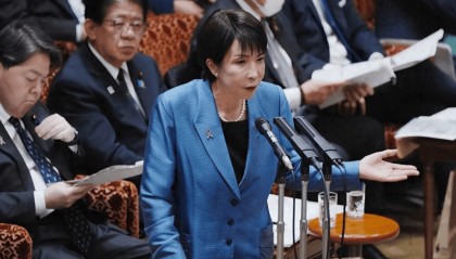 日本要求中国就薛剑领事给个说法，以免影响中日关系，中方外交部霸气回应