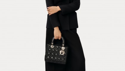 迪奥宣布中国网球运动员郑钦文成为迪奥全球品牌大使