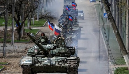 俄军在前线取得重大胜利，1.5万名乌军遭围歼，普京突然下令，保护投降乌军！