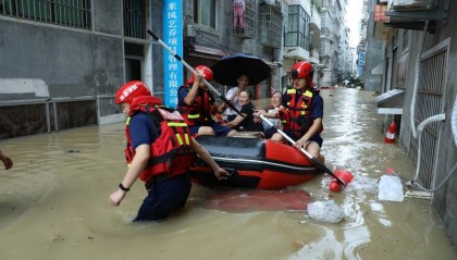此轮暴雨带横跨千里，幕后推手是谁？中央气象台首席预报员回应