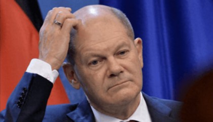 墙倒众人推!德国突发政治地震:6成德国人要求朔尔茨立即下台