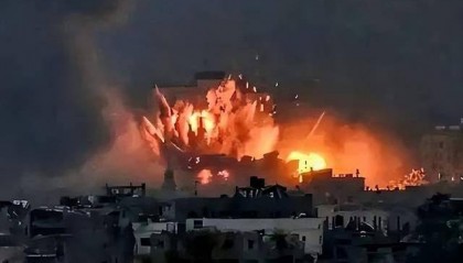 美军改变打法，一炮击穿胡塞“心脏”，伊朗按兵不动，在等什么？