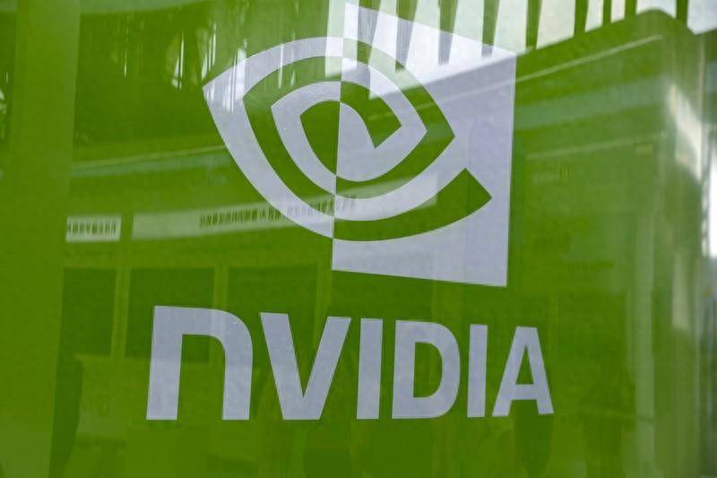 英伟达黄仁勋：数据中心现代化与密集化是未来十年重点