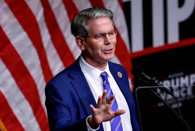 一大早被中方揭穿谎言,第三名美高官紧急下场:不一定对华加税