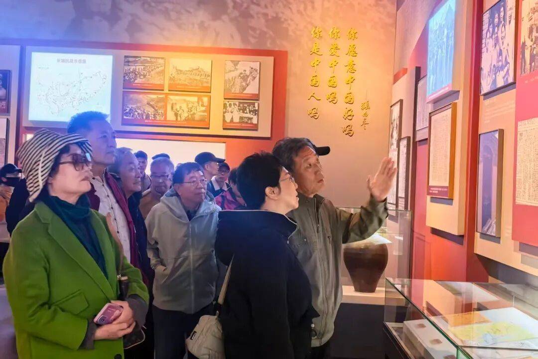 又是一年重阳日，情暖金秋映晚晴