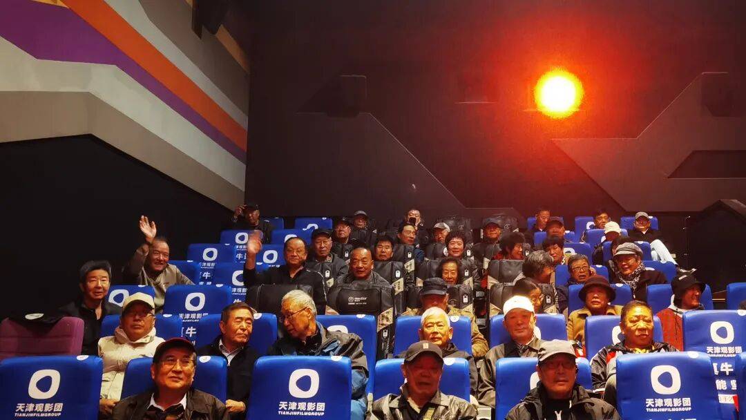 又是一年重阳日，情暖金秋映晚晴