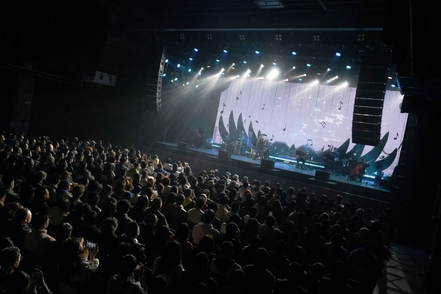 陈小霞音乐分享会温情上演 广州北京双城演绎创作人生